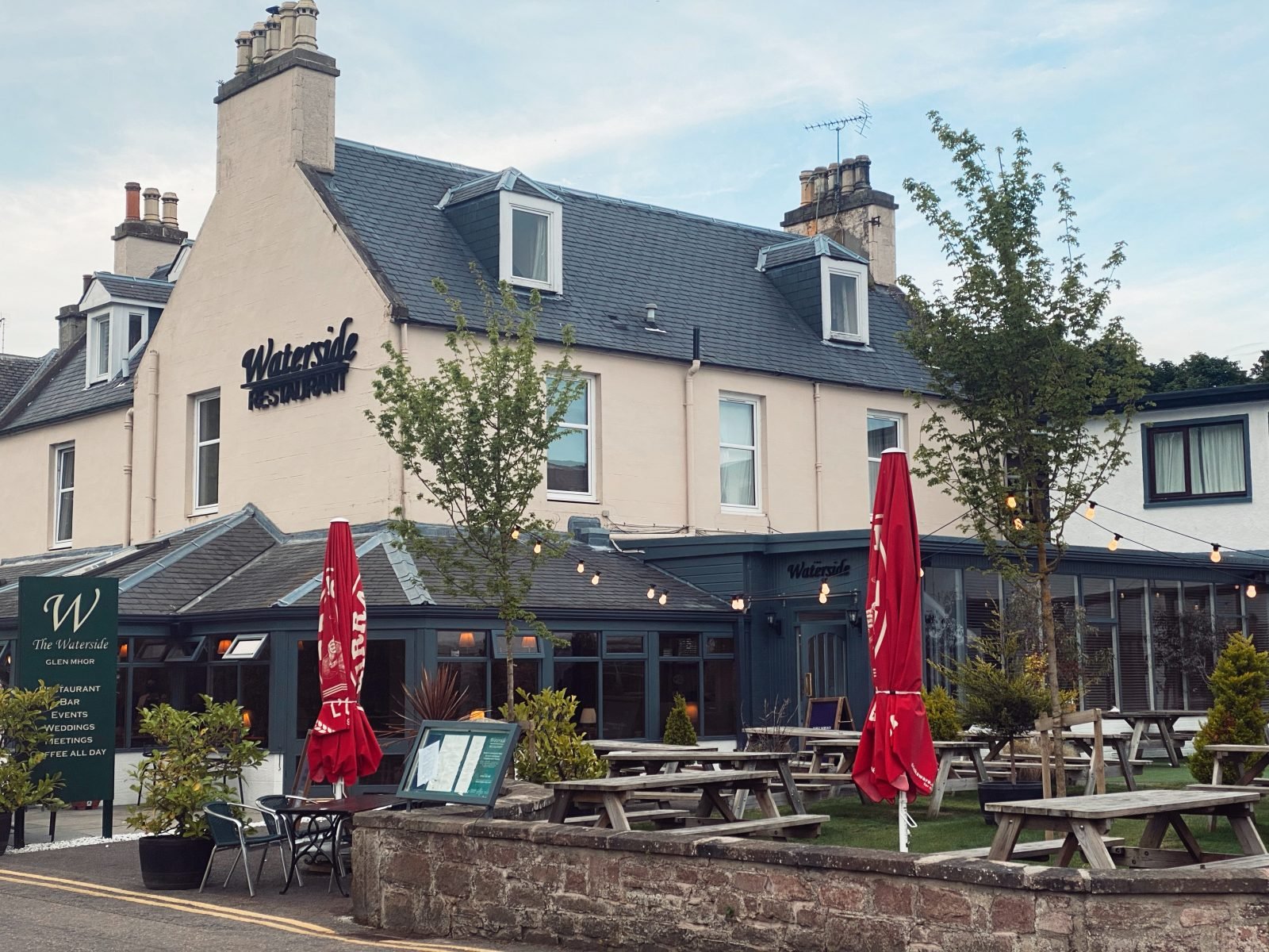 Dogfriendly Dining at The Waterside Restaurant, Glen Mhor Hotel The